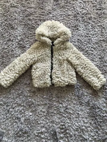 후드 부착 보아 자켓 크림색 ZARA