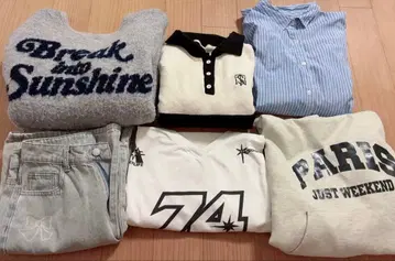 다채로운 디자인의 여성 상의 세트