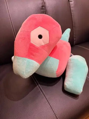 폴리곤 봉제 인형