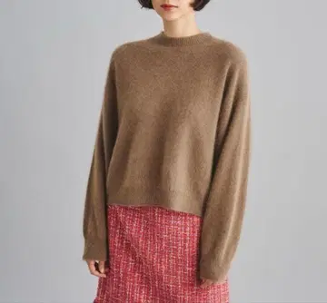 그레이스 콘티넨탈 라쿤 와이드 니트 탑 베이지