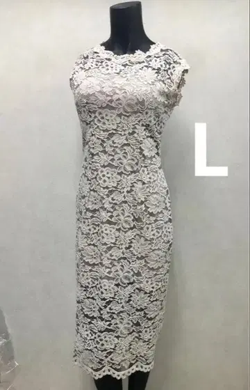 한국 브랜드 캬바쿠라 무릎 기장 미디엄 드레스 원피스