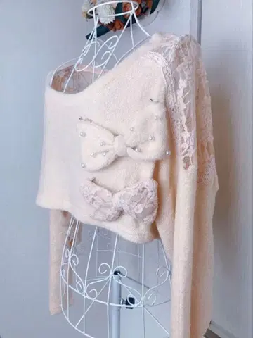 인기 LIZ LISA 프론트 리본 x 레이스 절개 니트