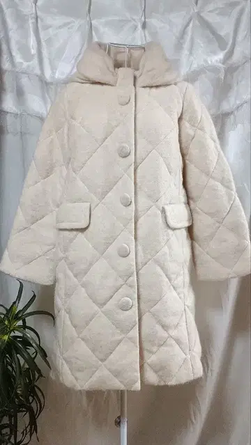 Dot & Stripes CHILD WOMAN 모헤어 다운 코트 아이보리