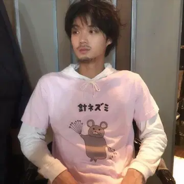 초레어 이소무라 하야토 착용 질베르 어제 뭐 먹었어? 고슴도치 T셔츠