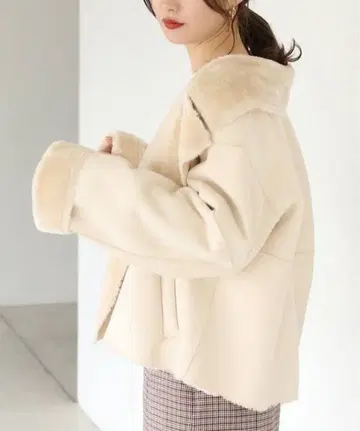 NICE CLAUP 페이크 무스탕 라이더스