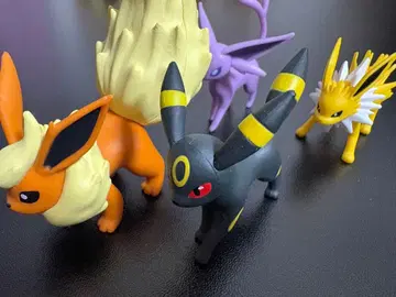 부스터 포켓몬 피규어