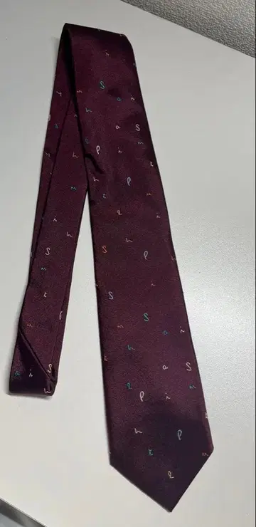 버건디 슬림 넥타이 작은 체구