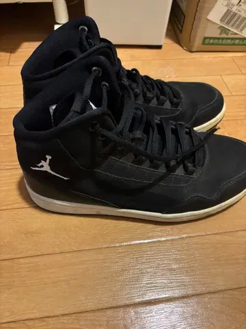 조던 블랙 하이컷 스니커즈