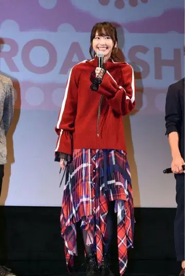 sacai 터틀 니트 래글런 신가키 유이 착용