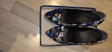 꽃무늬 스틸레토 펌프스