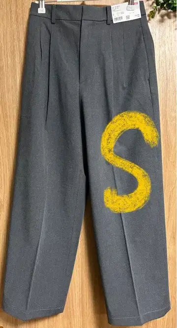 미사용 유니클로 투 턱 와이드 팬츠 그레이 S 사이즈