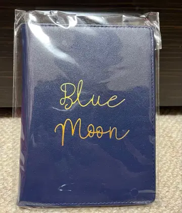 NiziU Blue Moon 여권 케이스
