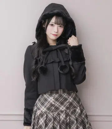 pium 퍼 리본 요크 프릴 숏코트 블랙