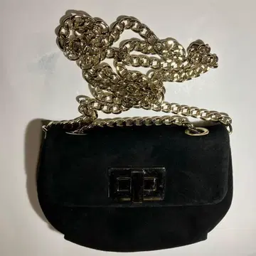 블랙 스웨이드 클러치백 골드 체인 파티