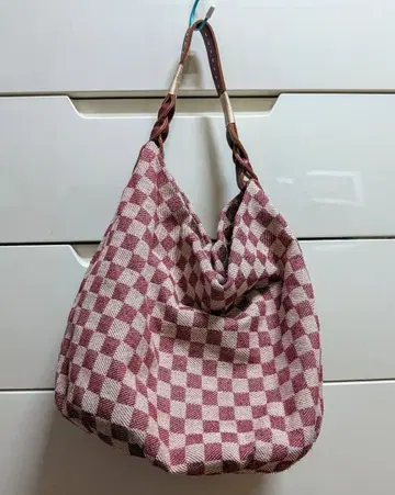 체크 무늬 토트백