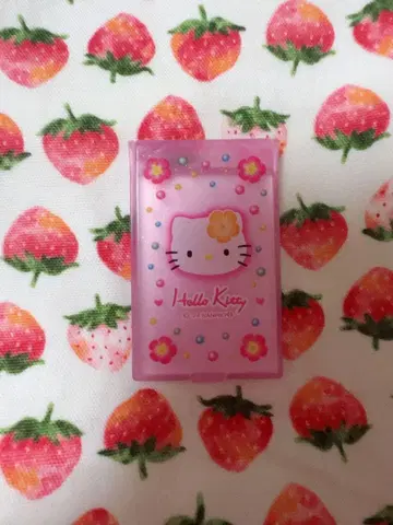 헬로키티 플라워 디자인 미니 거울