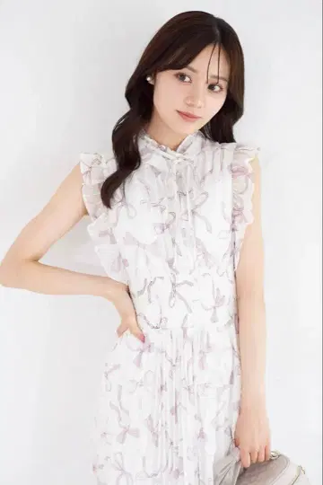 리본 & 프릴 장식 허리 셔링 리본 프린트 플리츠 원피스