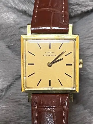 GIRARD PERREGAUX 아날로그 손목시계