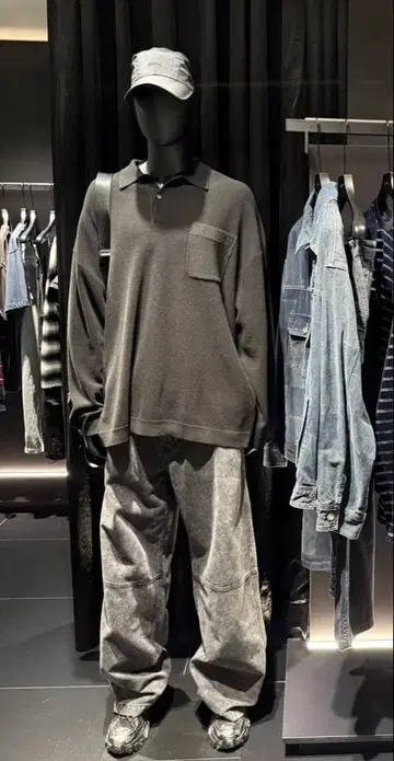 [JUUN.J] 티카라 와플 니트 롱 슬리브 - 블랙