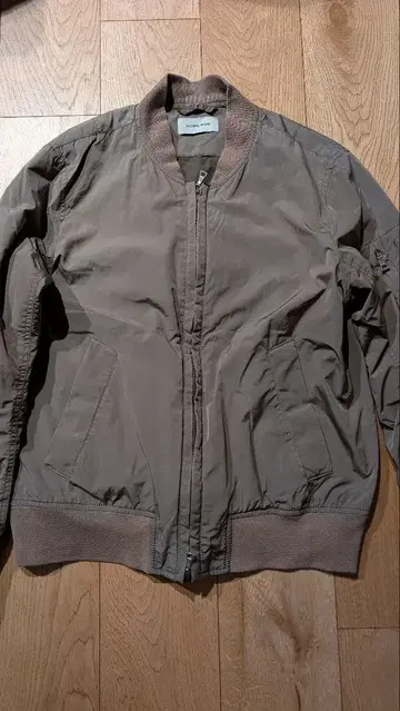 글로벌 워크의 자켓