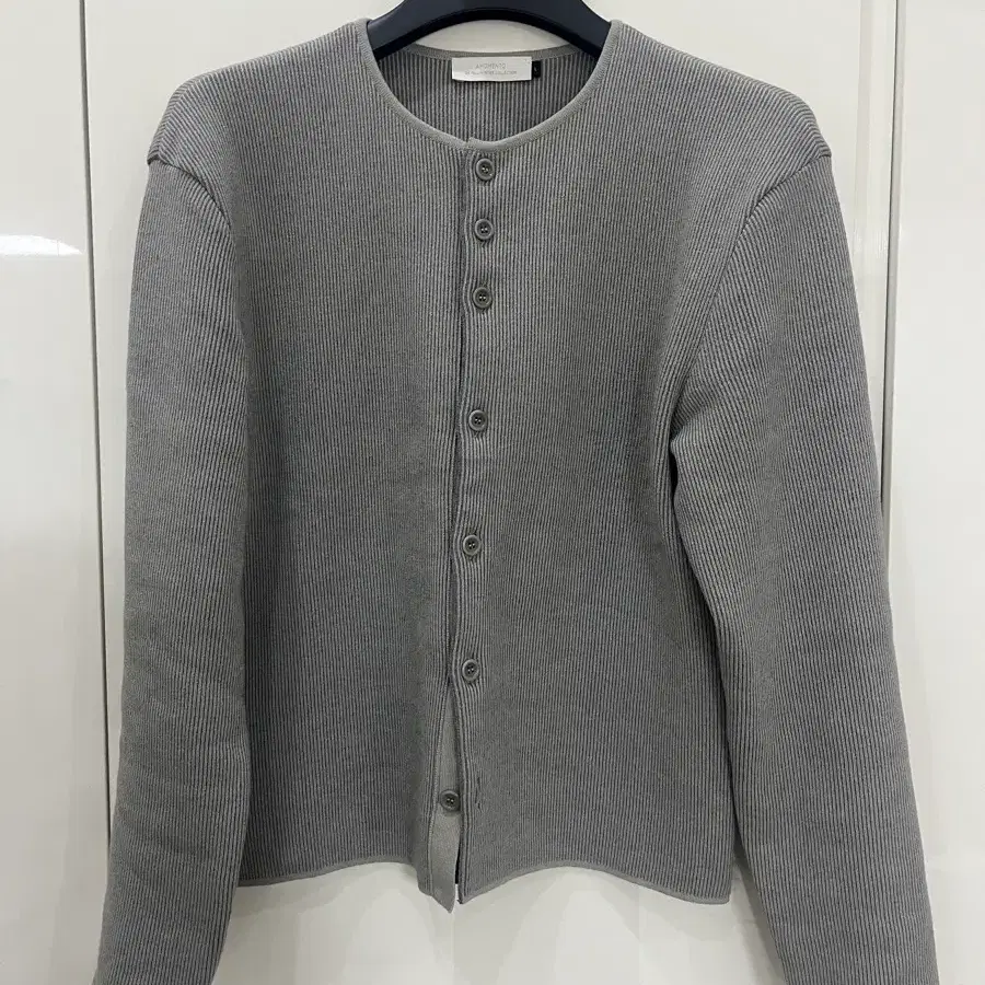 AMOMENTO | 아모멘토 Amomento Button-up Stripe Cardigan Gray L