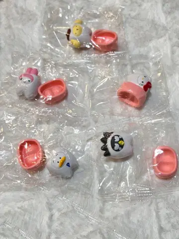 산리오 캐릭터즈 모두 함께 되자! 치아 키티 가챠 세미 컴프