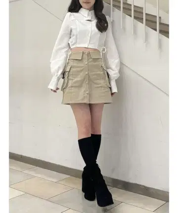 EATME 플랩 포켓 카고 스커트 베이지