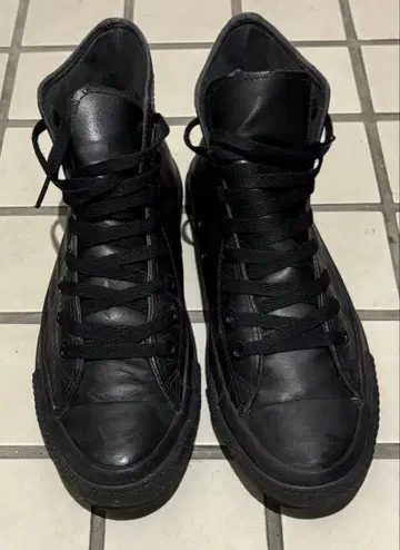 CONVERSE 블랙 가죽 하이컷 스니커즈