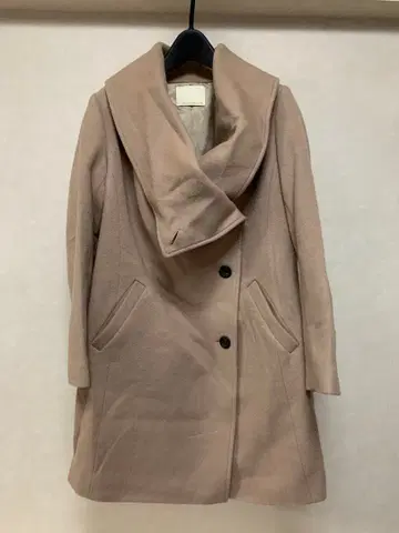 새상품 갈리아르다 갈란치 숄카라 코트