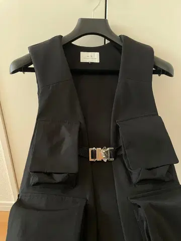 MB 블랙 베스트 포켓 부착