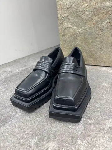 melt the lady square loafer / Black /40