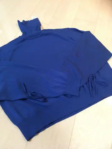 새상품 유니클로 jw Anderson 오버 사이즈 터틀넥 스웨터