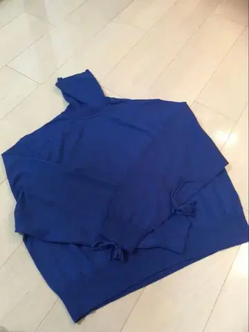 새상품 유니클로 jw Anderson 오버 사이즈 터틀넥 스웨터