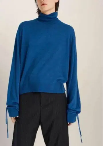 새상품 유니클로 jw Anderson 오버 사이즈 터틀넥 스웨터