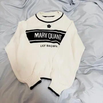 MARY QUANT x LILY BROWM 콜라보 스웨터 화이트