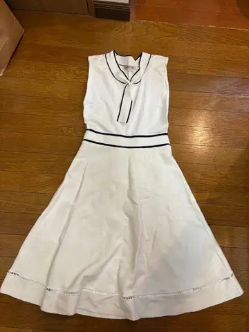 Apuweiser-riche 슬리브리스 화이트 드레스 사이즈 2