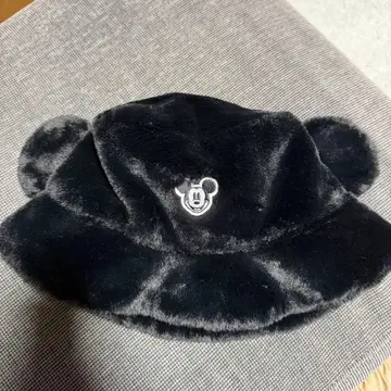 디즈니 미키 귀 달린 퍼 버킷햇 블랙