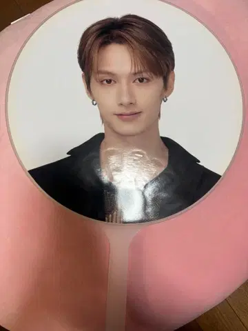 JUN 준 SEVENTEEN 부채 Follow