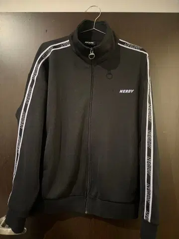 NERDY 블랙 집업 자켓