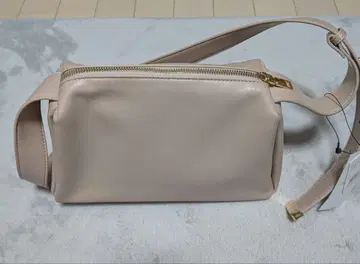 미사용 새상품 베이지 숄더백 합성 피혁