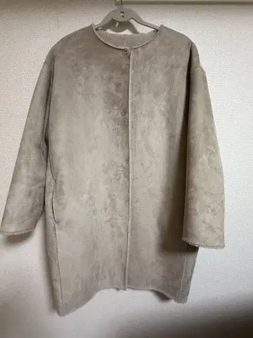 베이지 노카라 무스탕 코트 오버 사이즈