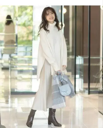 23구 빅 사이즈 캐시미어 블렌드 벌키 판초 니트