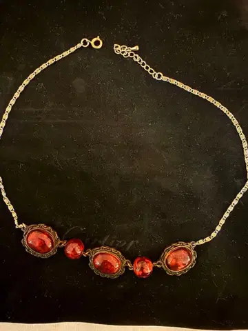 빨간색 돌 장식 핸드메이드 목걸이