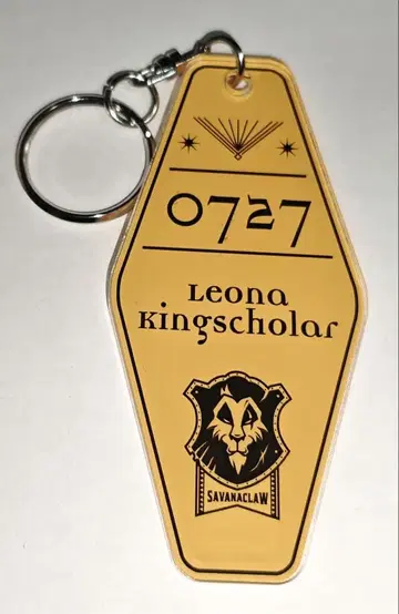 트위스테 레오나 플레이트 키링 세븐넷