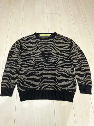 90s 프렌치 커넥션 니트 스웨터 타이거 패턴 빈티지