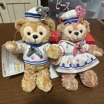 20주년 기념일 더피 셰리 메이 인형 배지