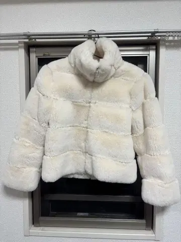 K-스타일 브랜드 화이트 퍼 숏 자켓 화이트