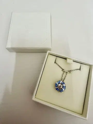 [ 주말 한정판 가격 인하 ] Swarovski Idyllia 펜던트