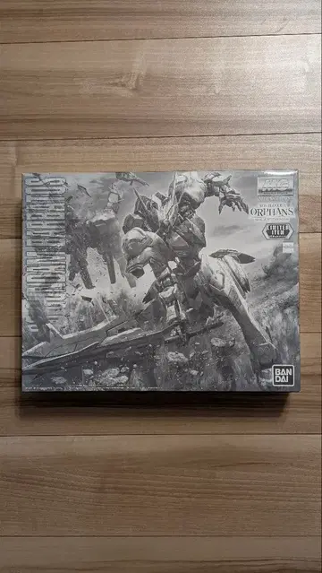 MG 1/100 건담 발바토스 티타늄 피니쉬