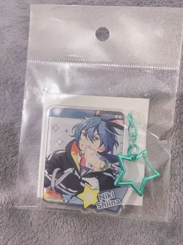 앙스타 니키 키링